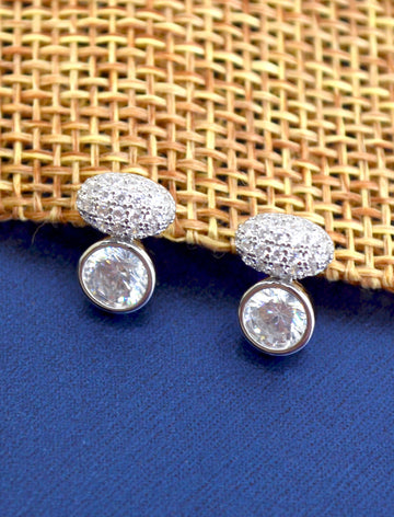 Round Shape Kundan Stone Brass Silver Plated Stud Earring