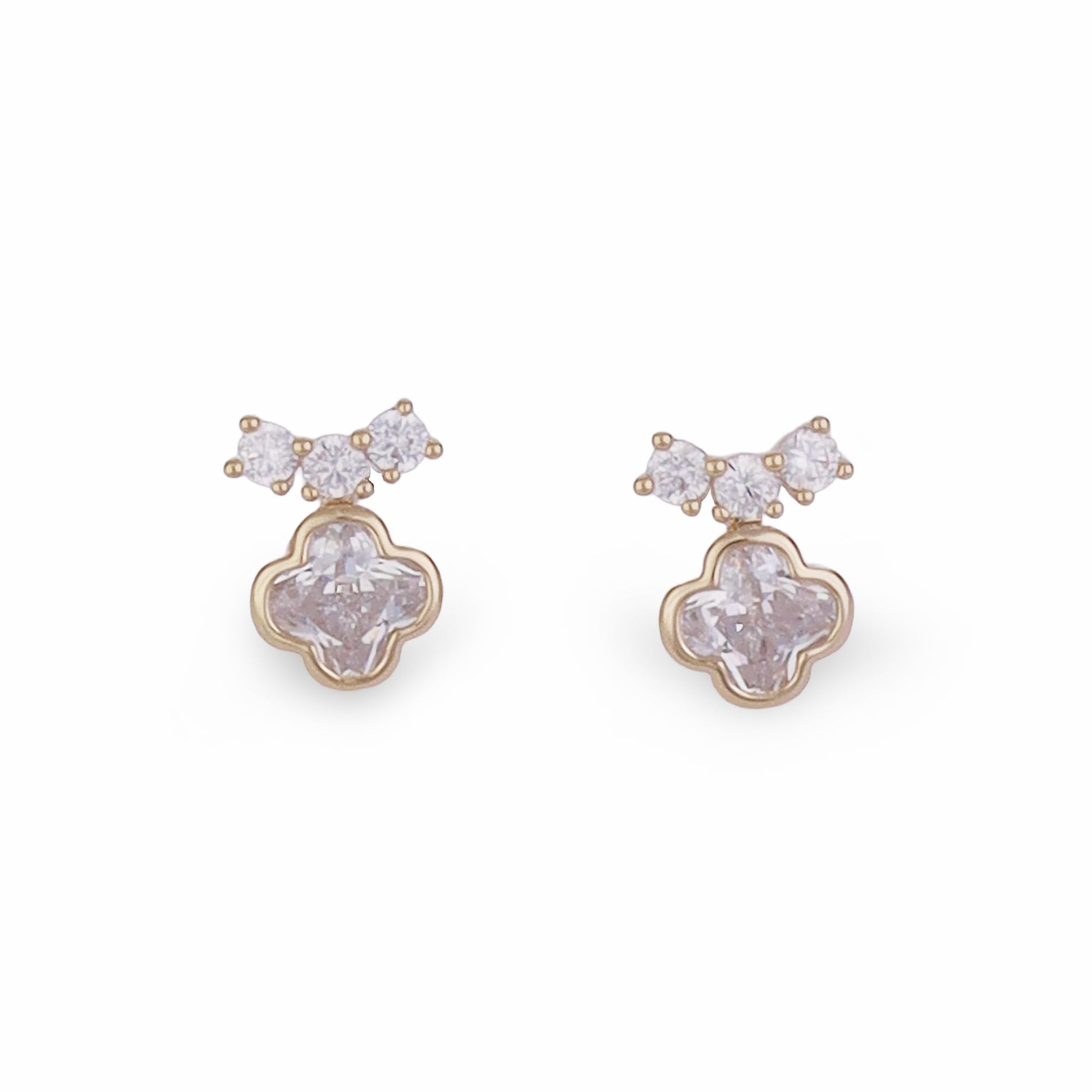 Saloni Fashion Jewellery Astonish Round Shape Center Stone Gold Plated Stud Earring For Women