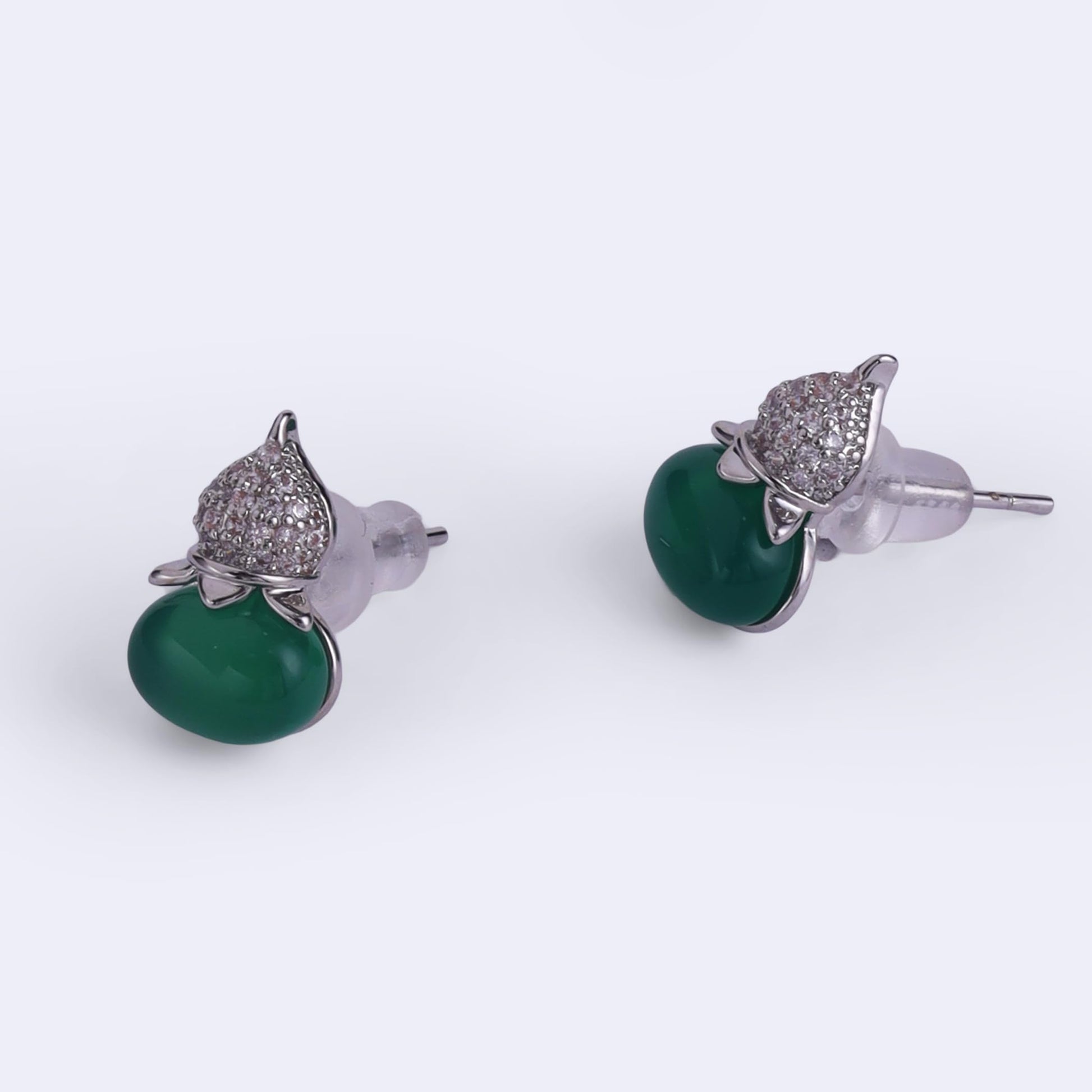 Saloni Fashion Jewellery Stylish Oval Shape Silver Plated Stud Earring For Women