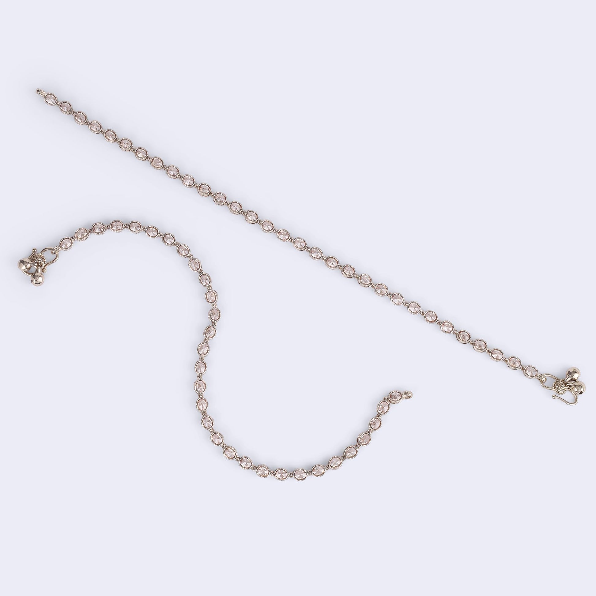 Saloni Fashion Jewellery Traditional Fabulous Oval Shape Gold Plated Set of 2 Anklet(Payal) For Women