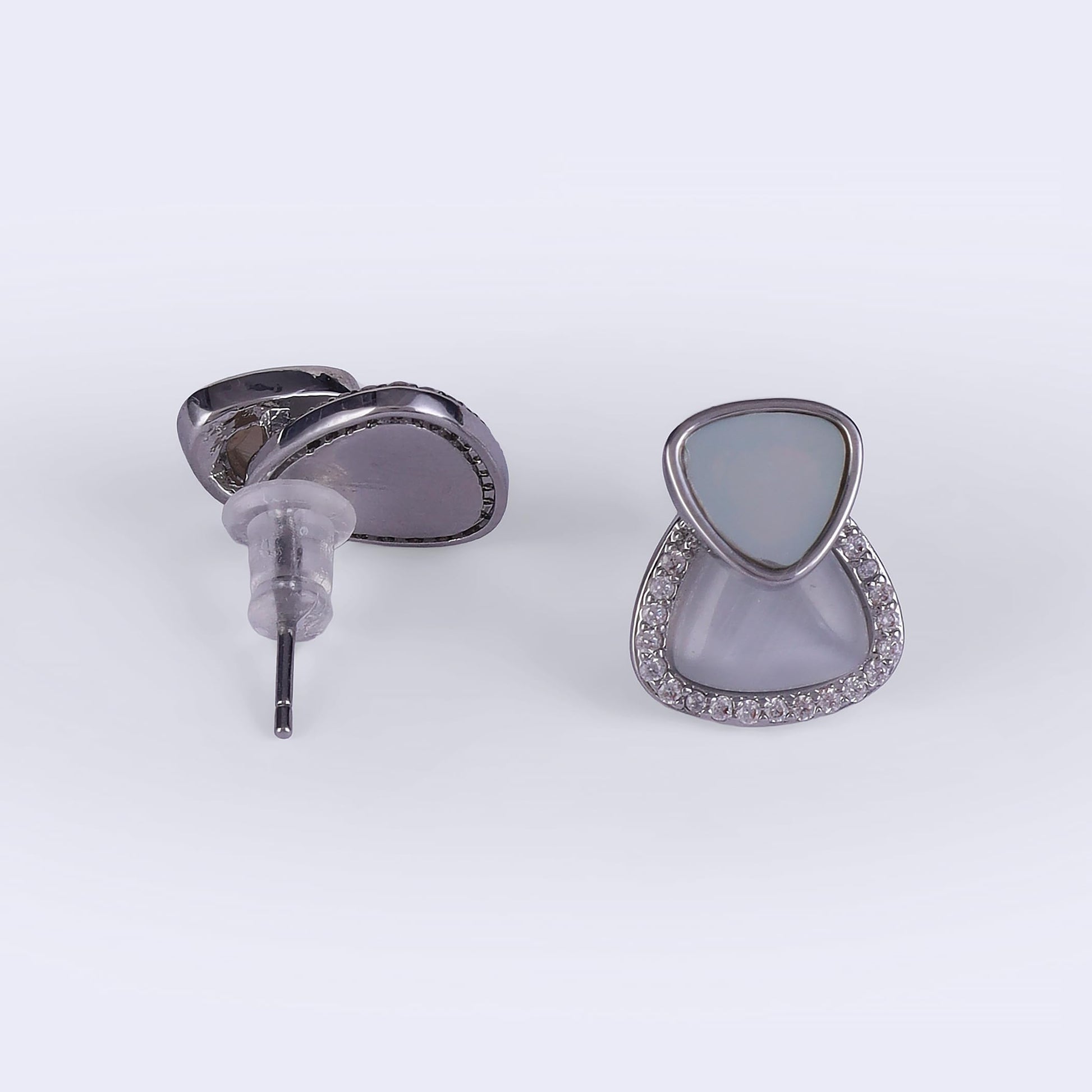 Saloni Fashion Jewellery Fine Oval Shape Silver Plated Stud Earring For Women