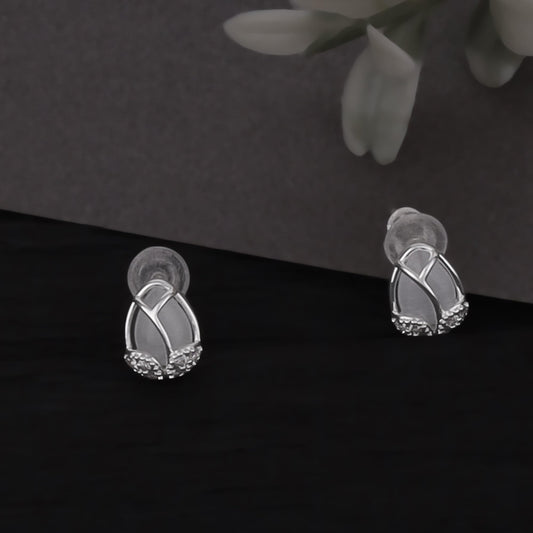 Saloni Fashion Jewellery Pleasant Oval Shape Silver Plated Stud Earring For Women