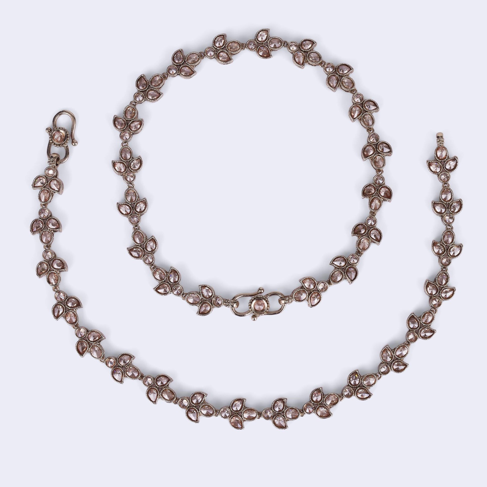 Saloni Fashion Jewellery Traditional Oval and Leaf Design Gold Plated Set of 2 Anklet(Payal) For Women