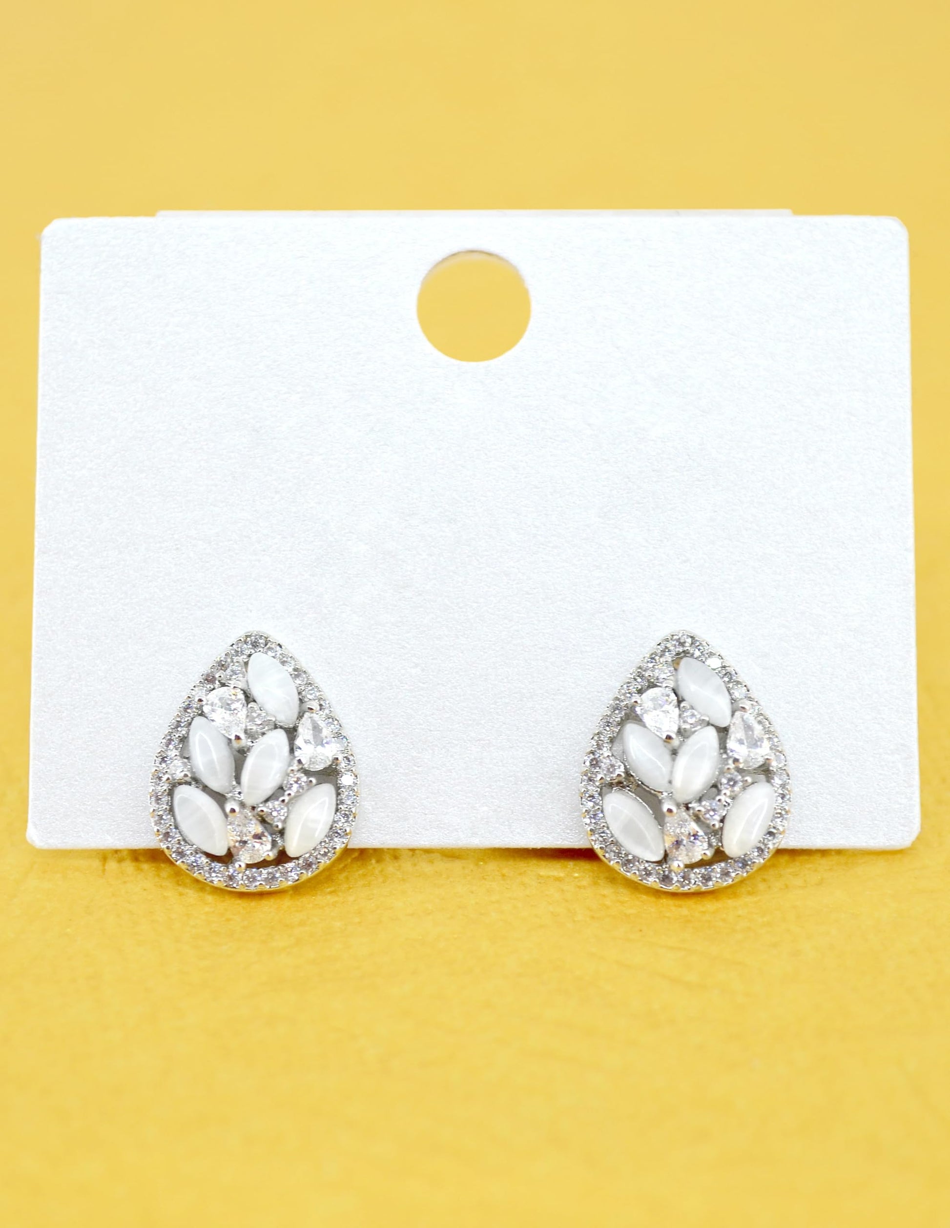 Saloni Fashion Jewellery Modern Oval Shape Kundan Brass Silver Plated Stud Earring For Women and Girls