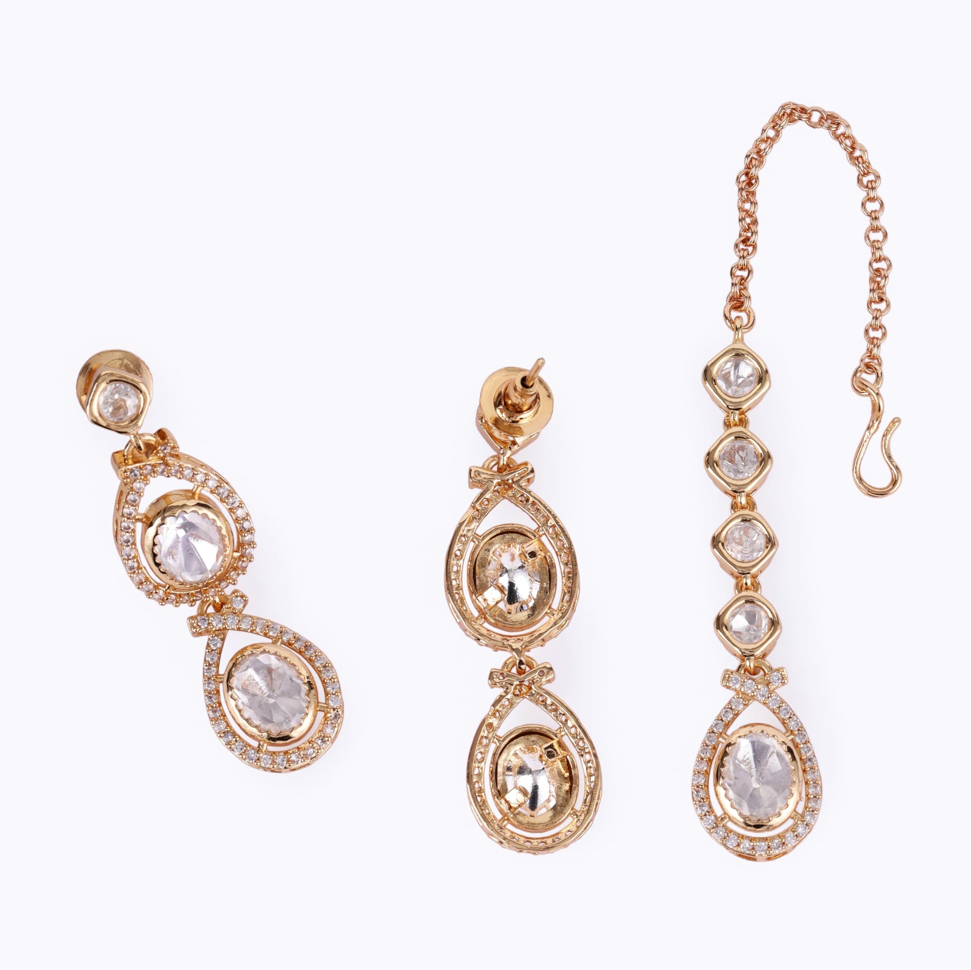 Saloni Fashion Jewellery Glimmery Oval and Round Shape Uncut Kundan Stone 18 KT Gold Plated Brass Choker Necklace Set with Maang Tikka For Women and Girls