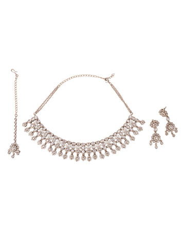 Saloni Fashion Jewellery Modern Round Shape White Uncut Kundan Stone Antique Gold Plated Brass Choker Necklace Set with Maang Tikkka For Women and Girls