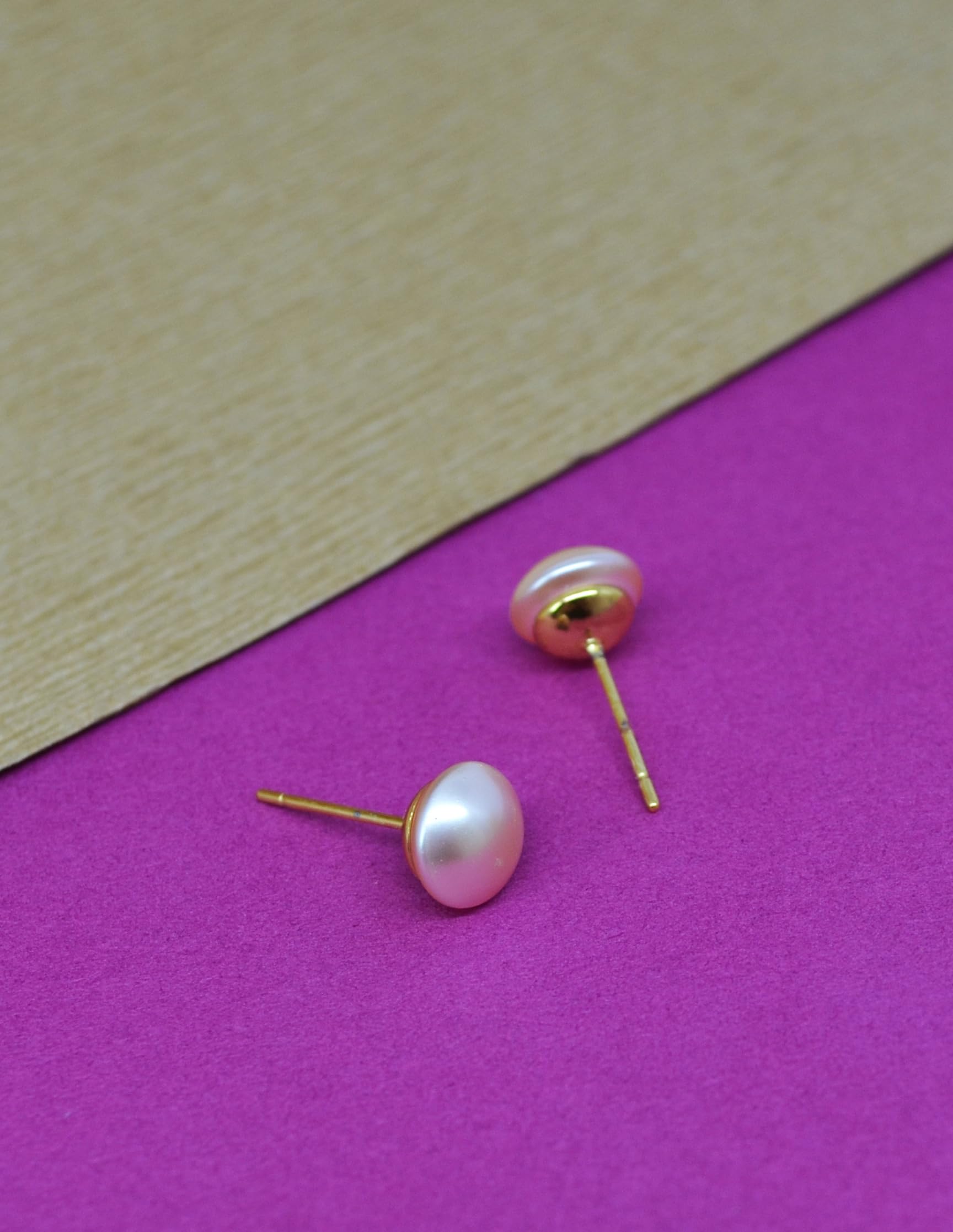 Saloni Fashion Jewellery Modish Round shape Mother of Pearl 1 Pair Gold Plated Stud Earring For Women and Girls