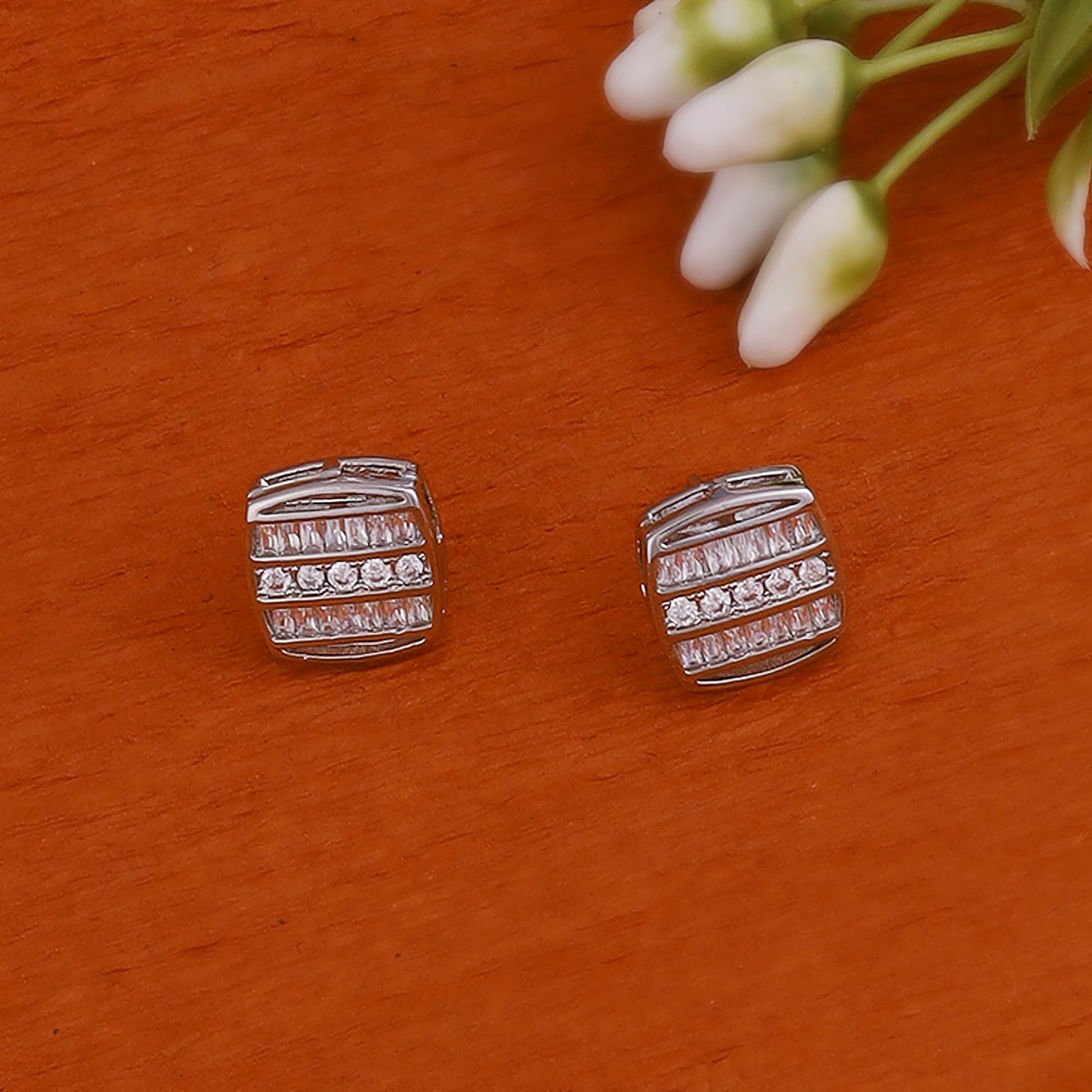 Saloni Fashion Jewellery Classic Sparkling Studded CZ Silver Plated Stud Earring For Women