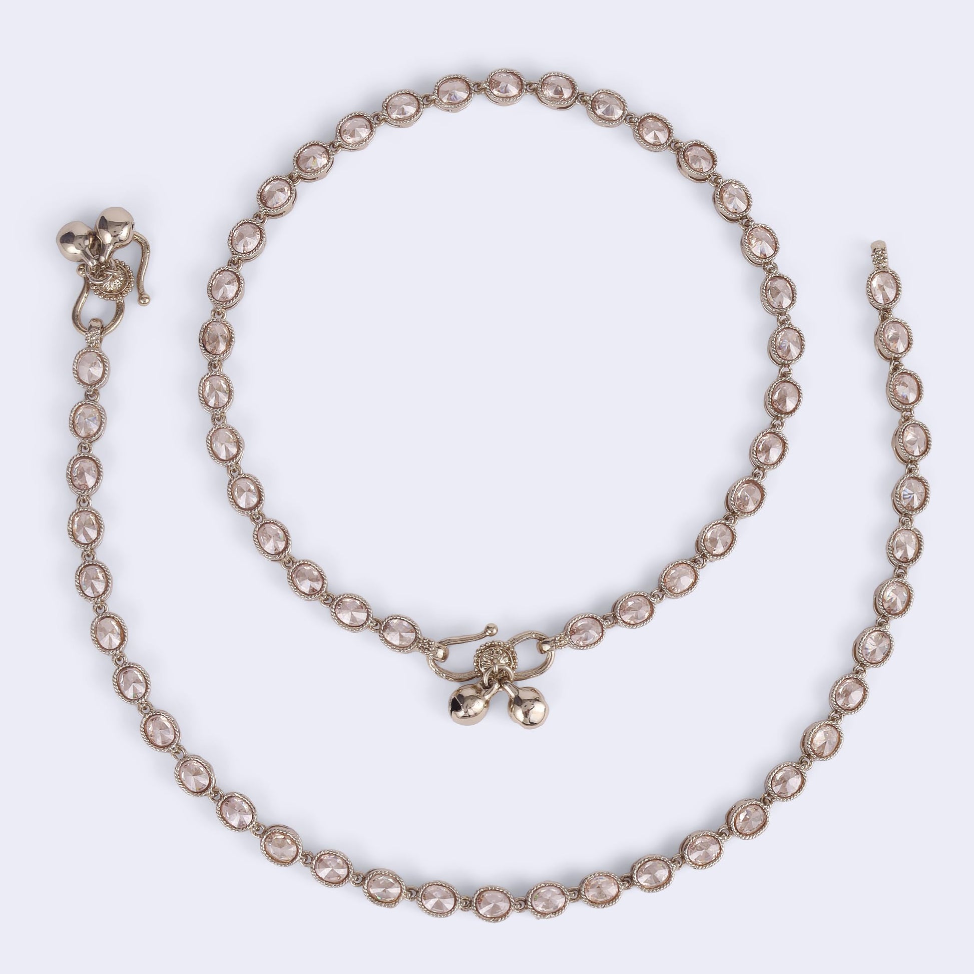 Saloni Fashion Jewellery Traditional Fabulous Oval Shape Gold Plated Set of 2 Anklet(Payal) For Women