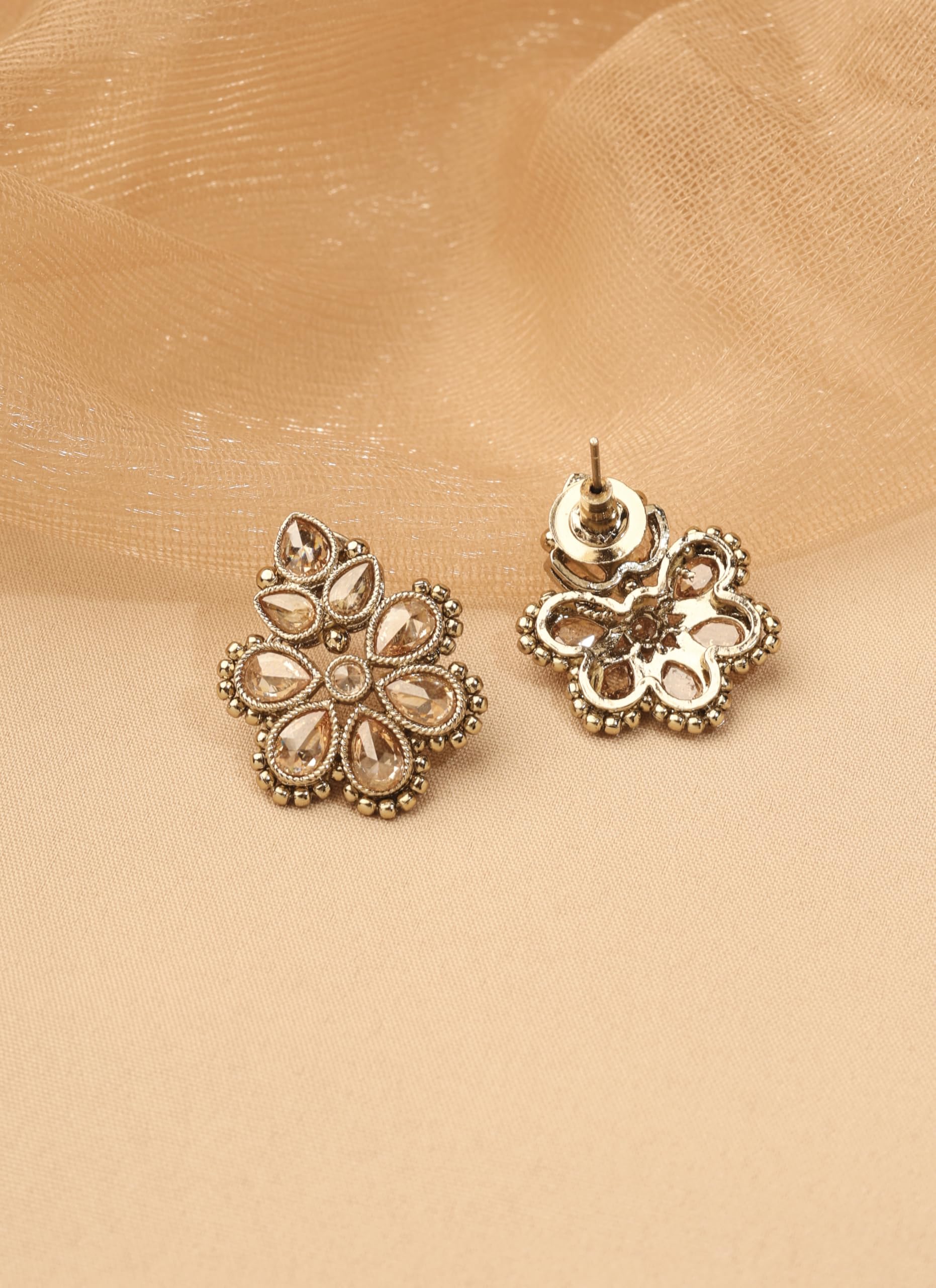 Saloni Fashion Jewellery Graceful Round and Oval Shape Brown Kundan Stone Antique Gold Plated Choker Necklace With Maang Tikka For Women and Girls