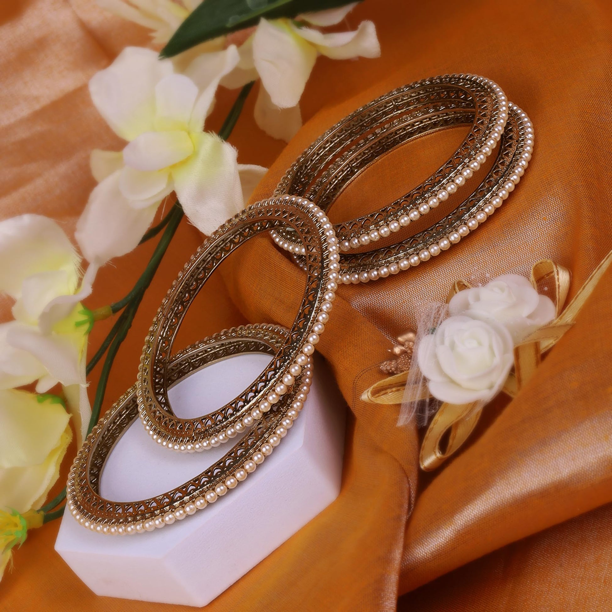 Saloni Fashion Jewellery Glimmery Pearl Antique Gold Plated Set Of 4 Bangles For Women