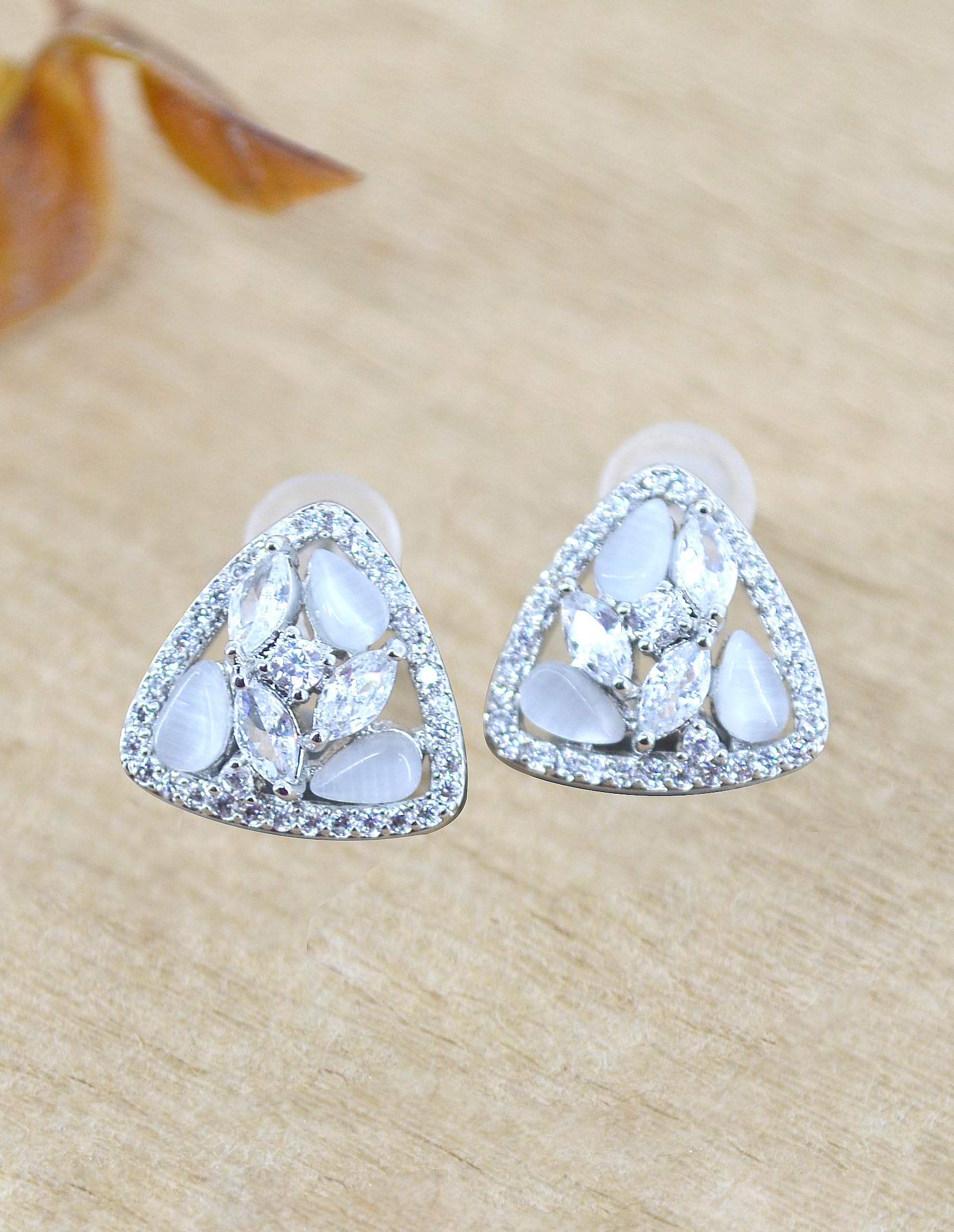 Saloni Fashion Jewellery Superb Rectangle Shape Kundan Brass Silver Plated Stud Earring For Women and Girls