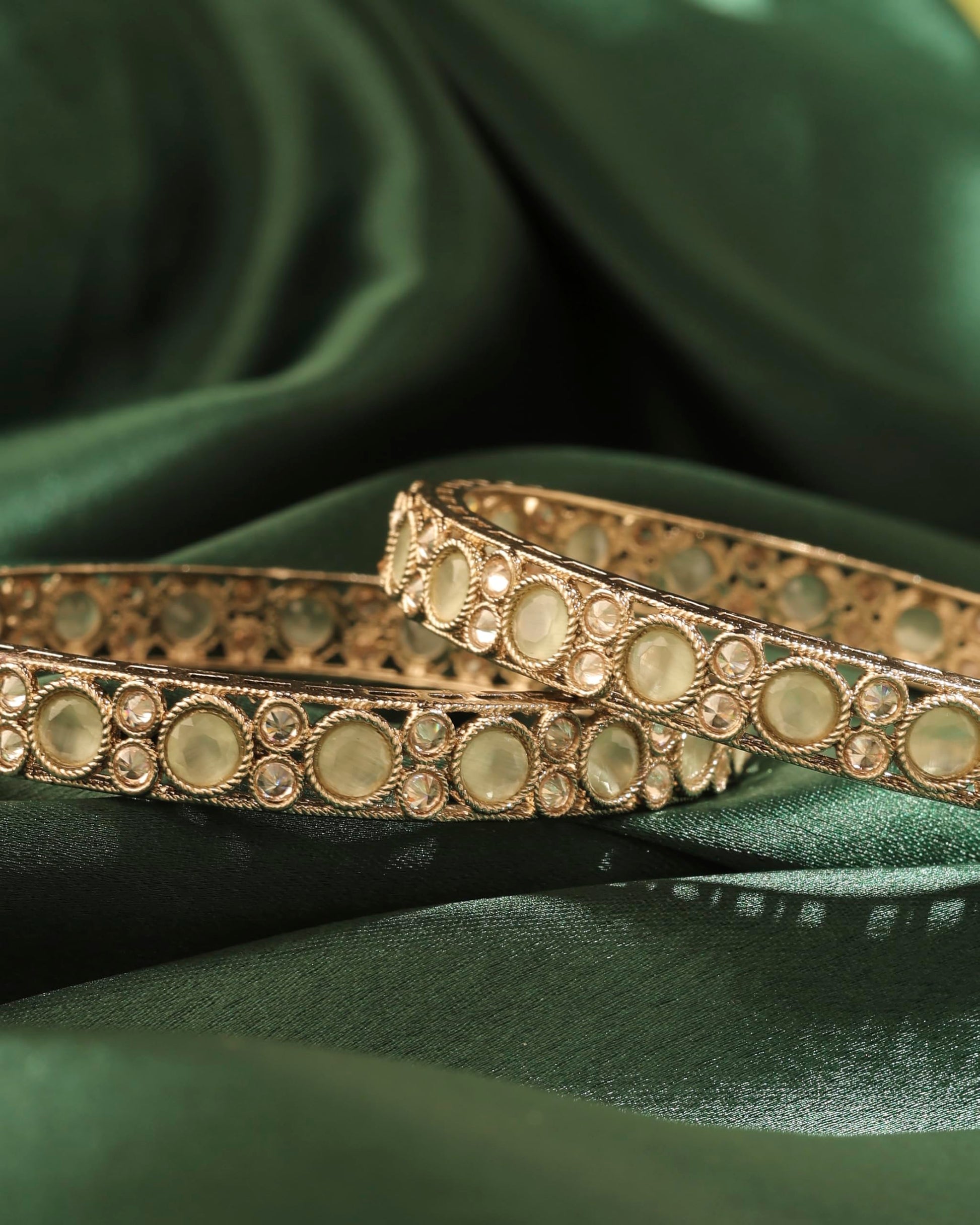 Saloni Fashion Jewellery Smooth Round Shape Antique Gold Plated Light Green Uncut Kundan Stone Set Of 2 Bangle Set For Women and Girls