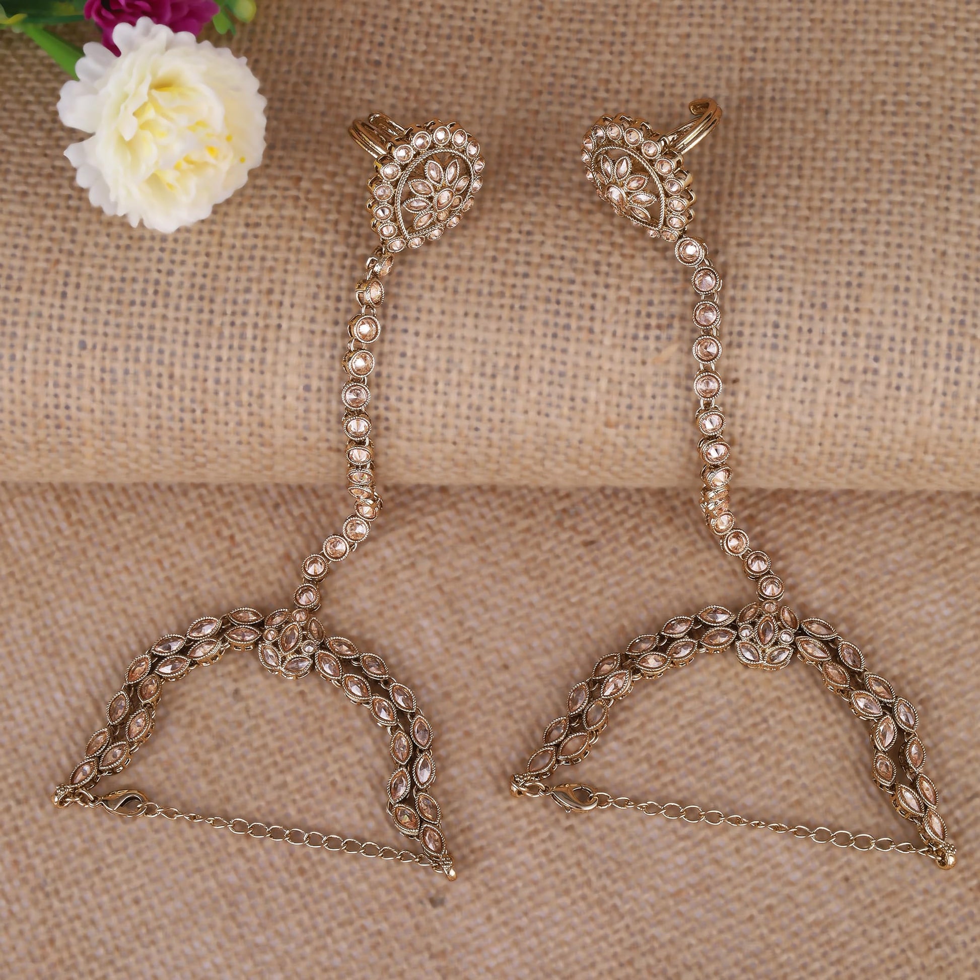 Saloni Fashion Jewellery Traditional Glamorous Flower and Oval Shape Gold Plated Set of 2 Adjustable Hathphool(Panja) For Women