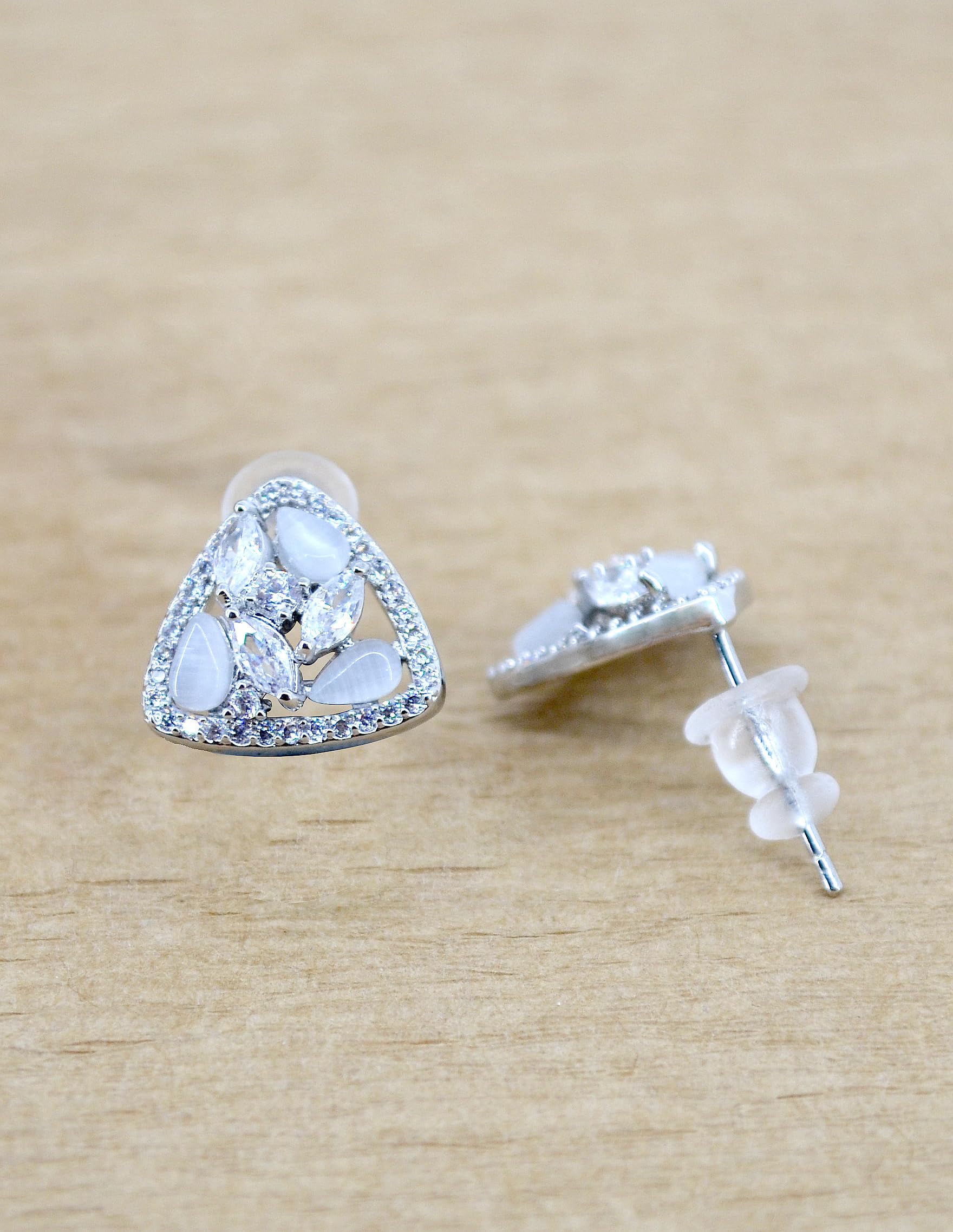Saloni Fashion Jewellery Superb Rectangle Shape Kundan Brass Silver Plated Stud Earring For Women and Girls
