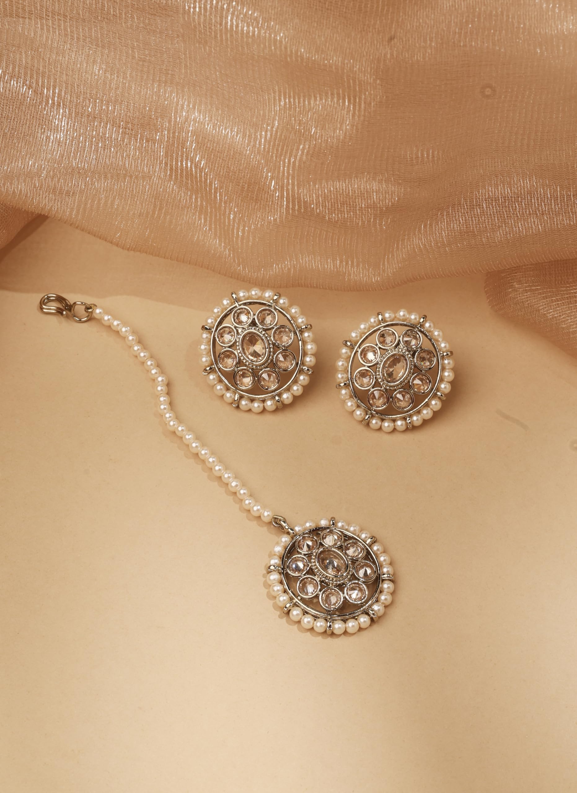 Saloni Fashion Jewellery Superb Flower and Circle Shape Pearl Brown Kundan Stone Antique Gold Plated Choker Necklace With Maang Tikka For Women and Girls