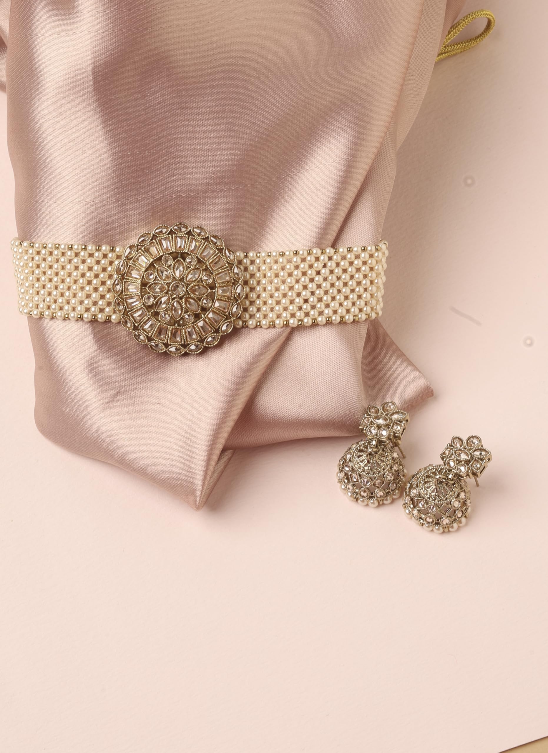 Saloni Fashion Jewellery Lovely Flower Design Pearl Brown Kundan Stone Antique Gold Plated Collar Necklace Set For Women and Girls