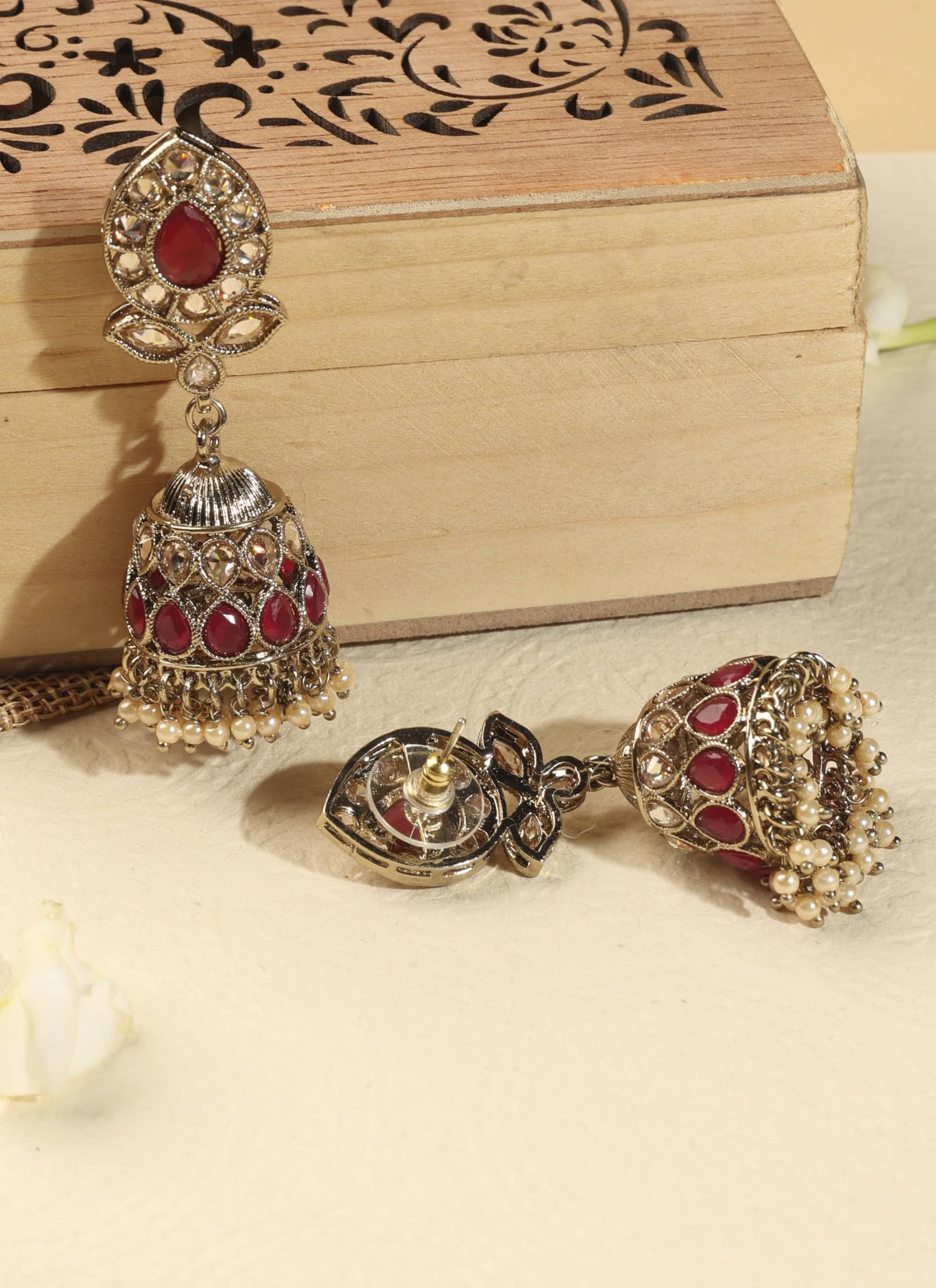 Saloni Fashion Jewellery Classy Leaf and Oval Shape Green Kundan Stone Antique Gold Plated Jhumki Earring With Maang Tikka For Women and Girls