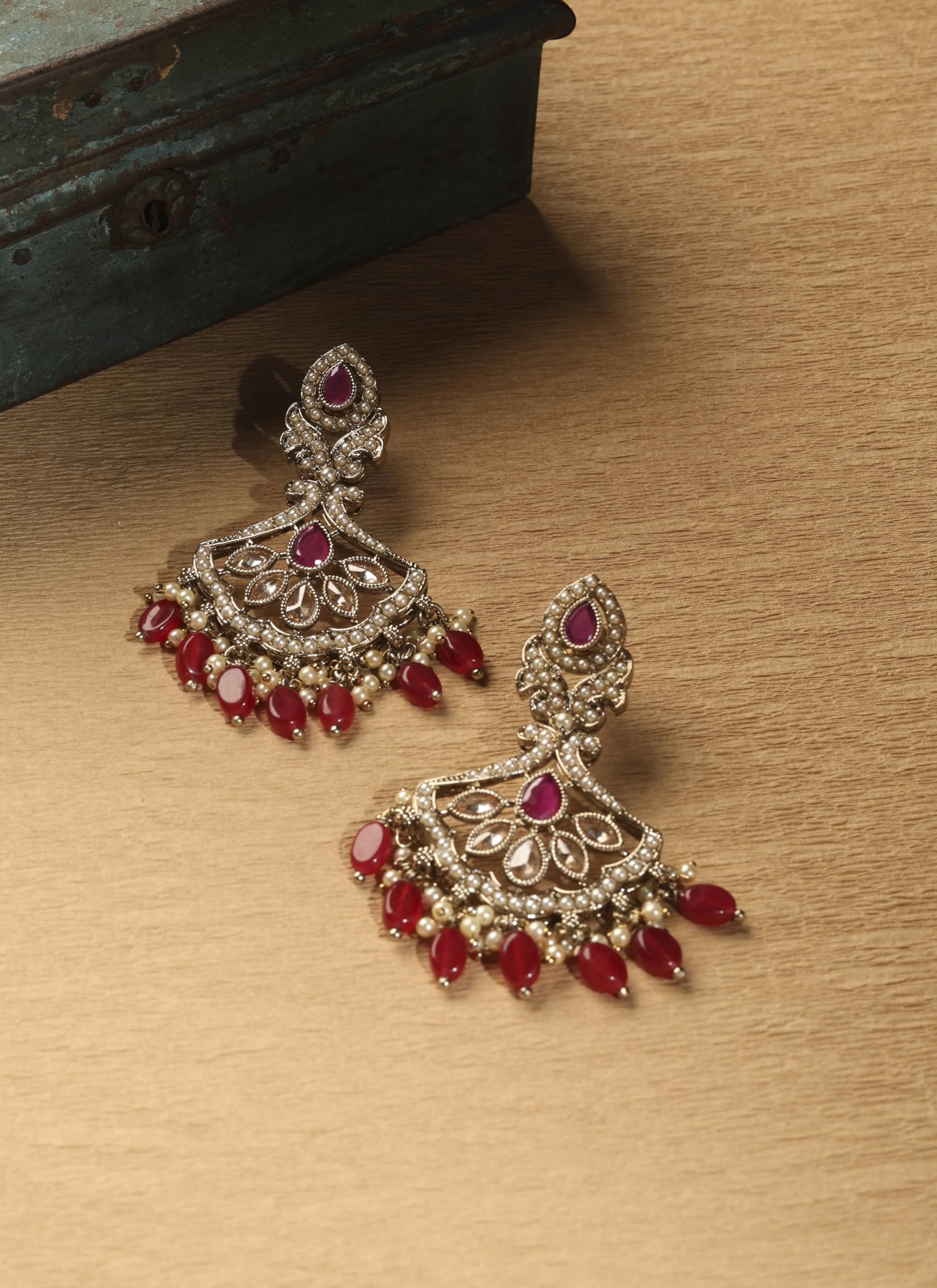 Saloni Fashion Jewellery Splendid Flower Shape Mother of Pearl Red Unkut Kundan Stone Antique Gold Plated Princess Necklace Set For Women and Girls