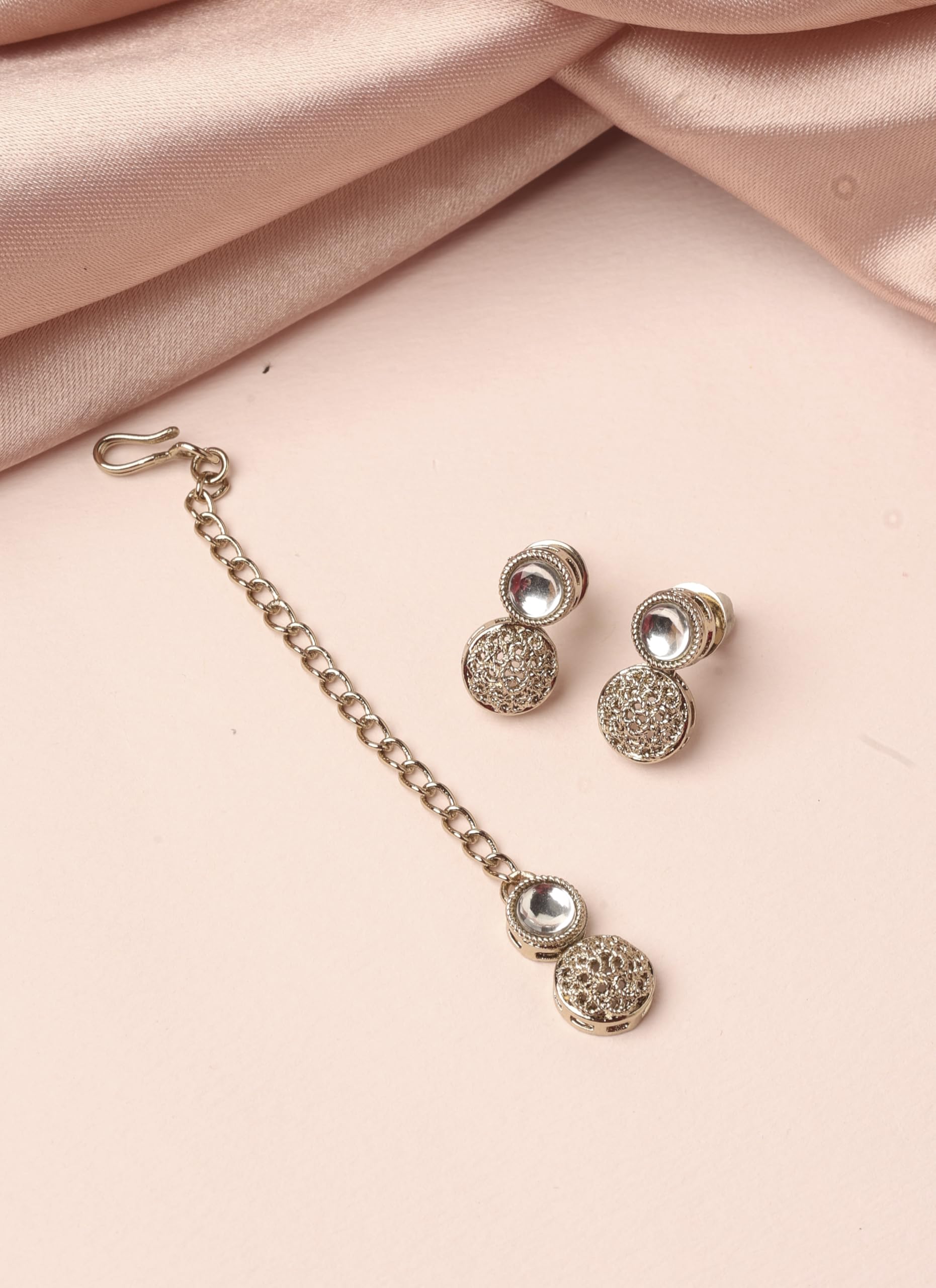 Saloni Fashion Jewellery Pleasant Round Shape White Kundan Stone Antique Gold Plated Choker Brass Necklace With Maang Tikka For Women and Girls