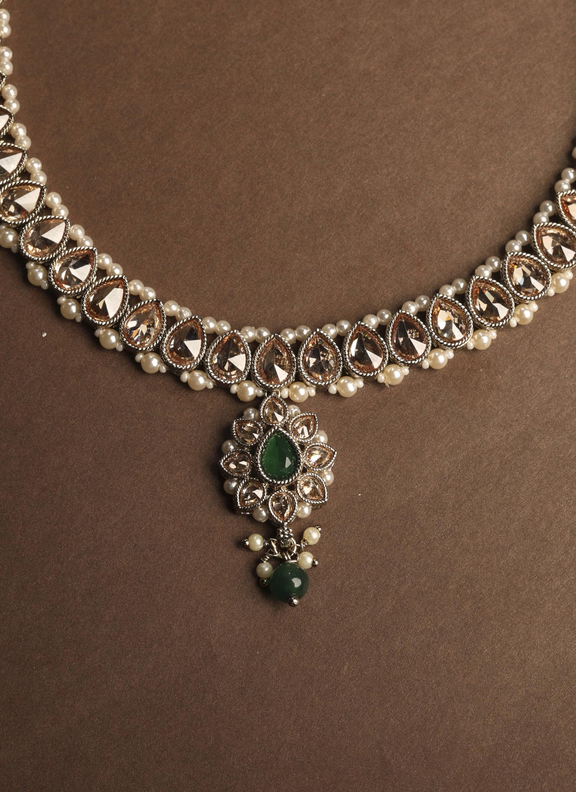 Saloni Fashion Jewellery Marvellous Flower and Oval Shape Green Kundan Stone Antique Gold Plated Choker Necklace Set with Maang Tikka For Women and Girls