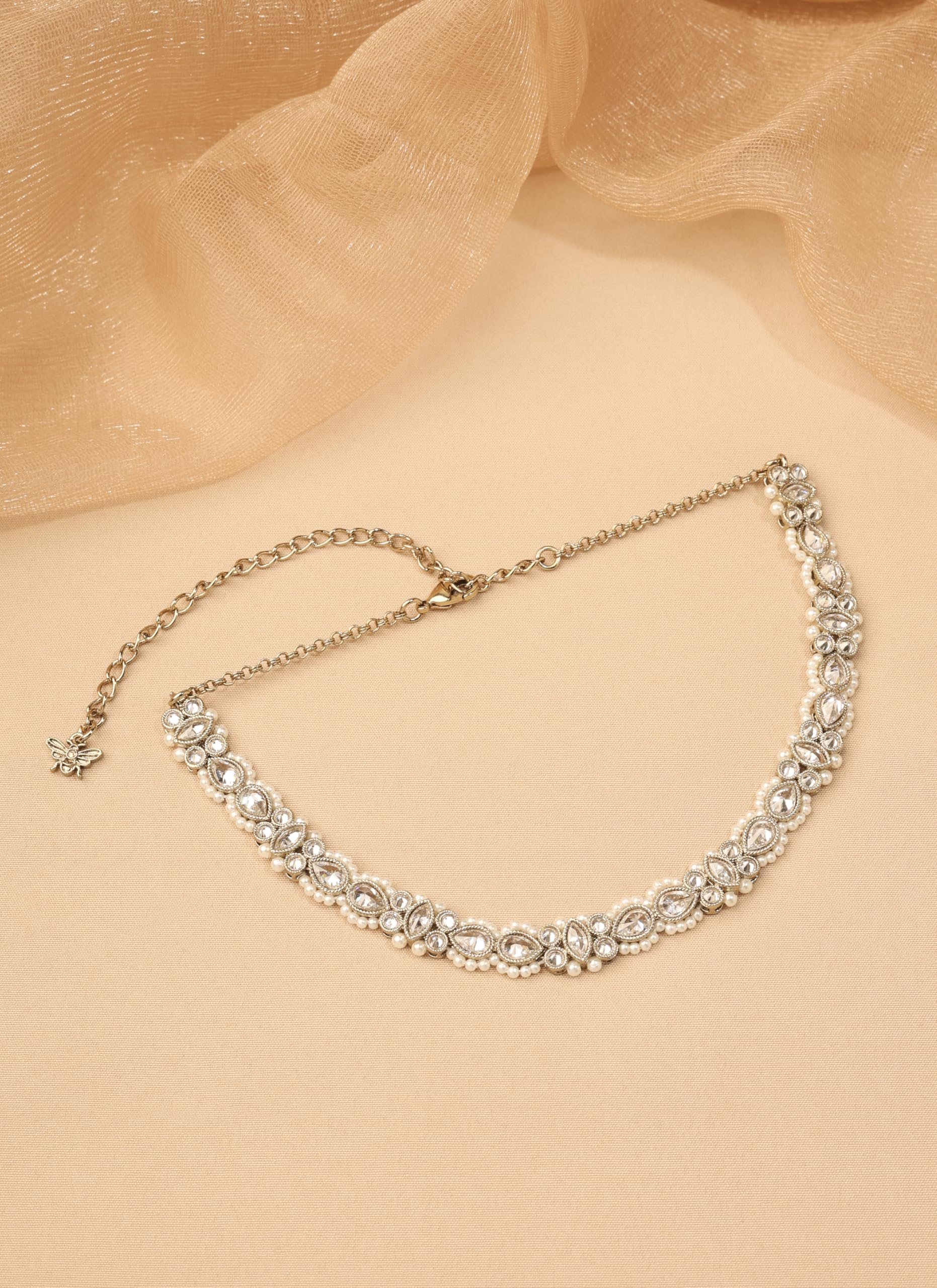 Saloni Fashion Jewellery Desirable Flower and Oval Shape White Kundan Stone Pearl Antique Gold Plated Choker Necklace With Maang Tikka For Women and Girls