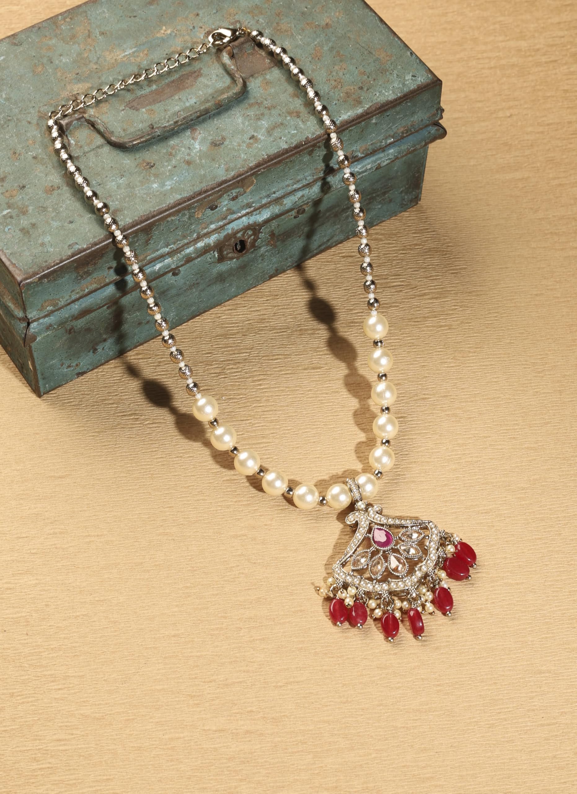 Saloni Fashion Jewellery Splendid Flower Shape Mother of Pearl Red Unkut Kundan Stone Antique Gold Plated Princess Necklace Set For Women and Girls