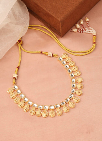 Saloni Fashion Jewellery Pleasing Oval and Sqaure Shape White Kundan Stone Gold Plated Choker Brass Necklace With Maang Tikka For Women and Girls