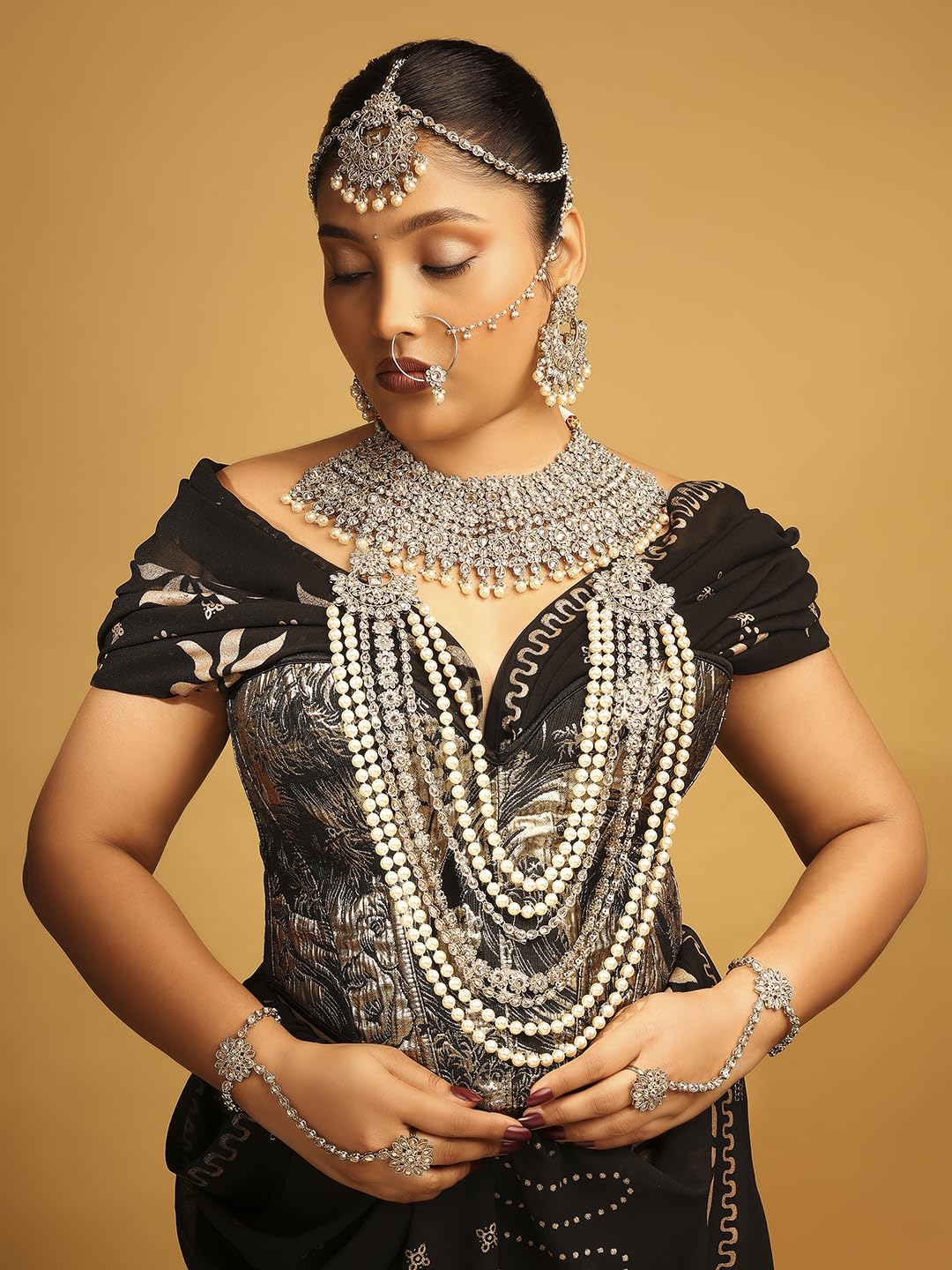 Saloni Fashion Jewellery Chandelier and Round Oval Shape Uncut Kundan Gold Plated Bridal Jewellery Sets For Women and Girls