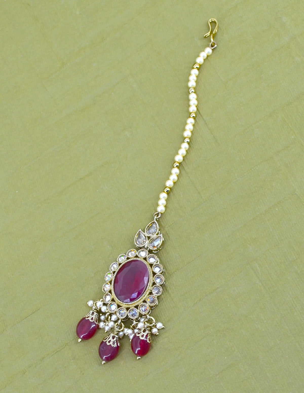Saloni Fashion Jewellery Circle and Leaf Design Red Uncut Kundan Gold Plated Collar Necklace Set with Maangtikka For Women and Girls