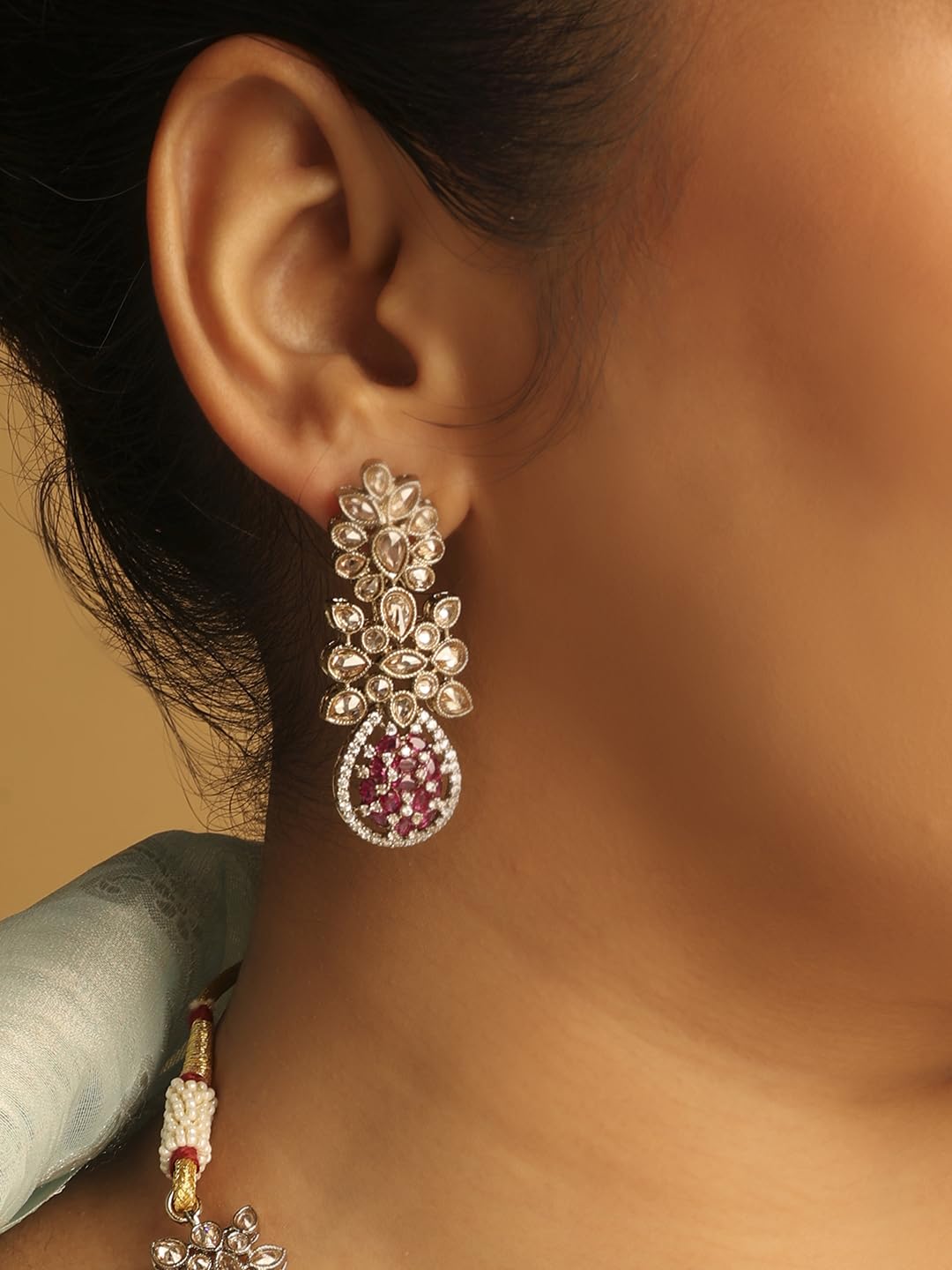 Saloni Fashion Jewellery Flower and Oval Shape Red Kundan Stone Antique Gold Plated Brass Choker Necklace Set with Maang Tikka For Women and Girls