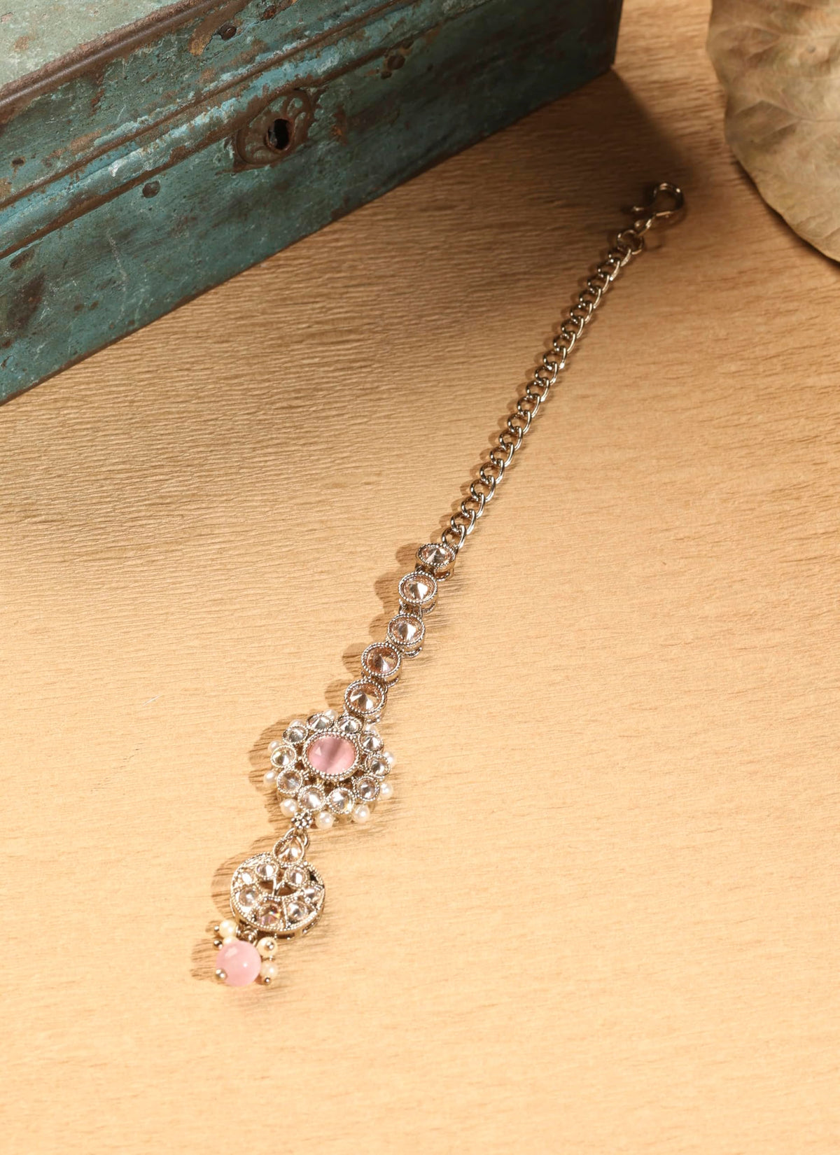 Saloni Fashion Jewellery Flower and Round Shape Pink Kundan Stone Antique Gold Plated Choker Necklace Set with Maang Tikka For Women and Girls