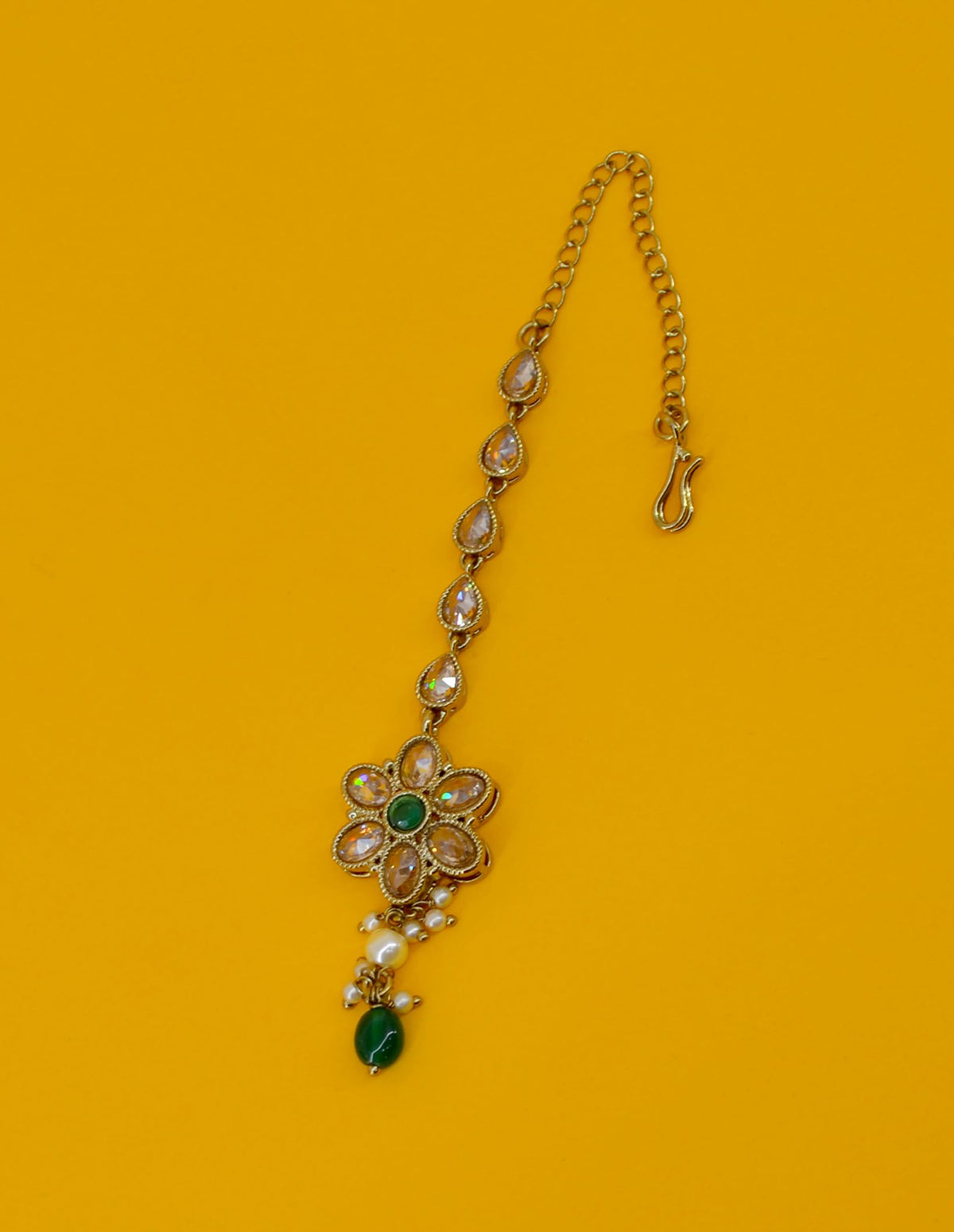 Saloni Fashion Jewellery Flower Design Green Uncut Kundan Gold Plated Collar Necklace Set with Maangtikka For Women and Girls