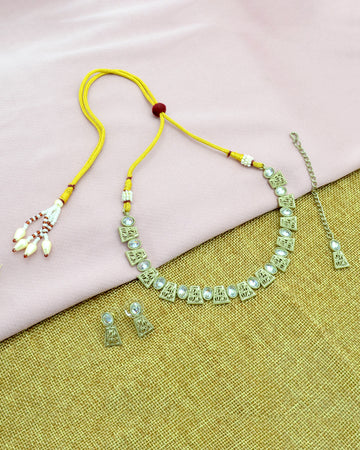 Inspired Round and Square Shape Brass Antique Gold Plated Choker Neckalace Set With Maangtikka