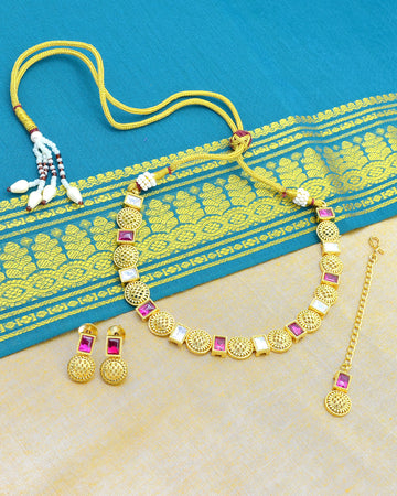 Gorgeous Round and Square Shape Brass Gold Plated Choker Neckalace Set With Maangtikka
