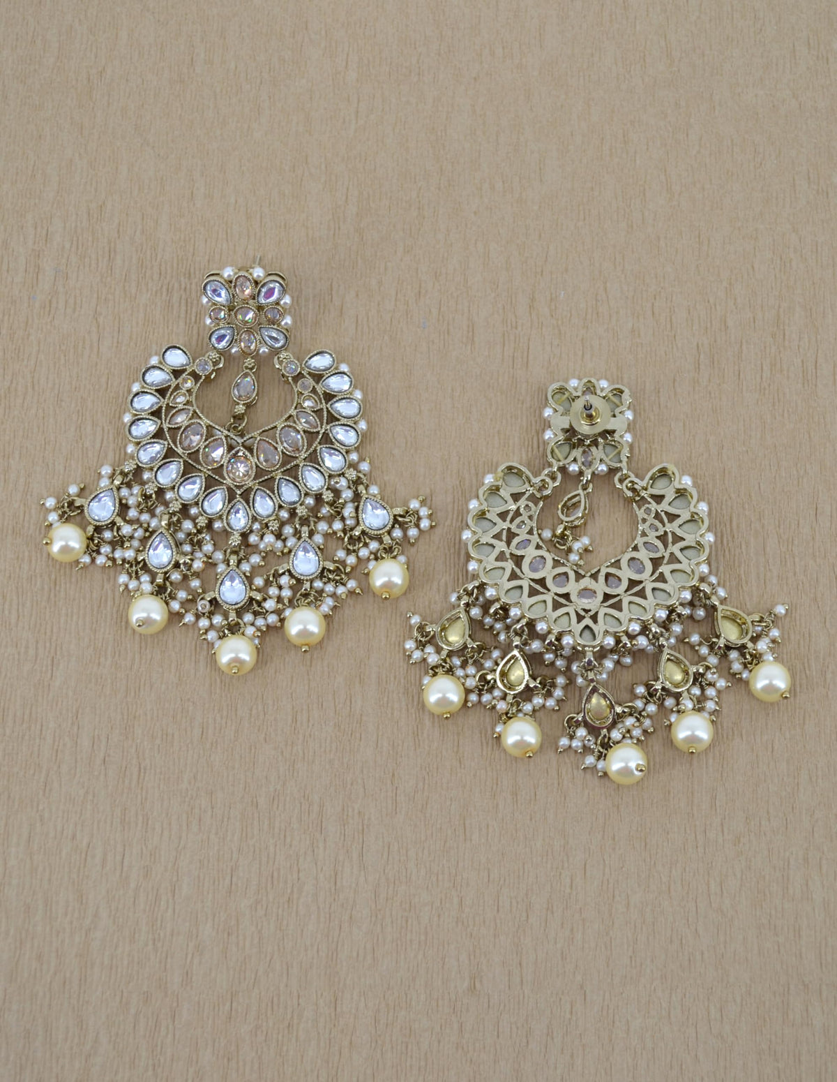 Saloni Fashion Jewellery Lavish Oval and Flower Shape Uncut Kundan Gold Plated Collar Necklace Set with Maangtikka For Women and Girls