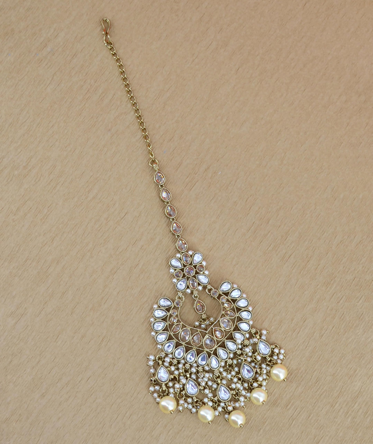 Saloni Fashion Jewellery Lavish Oval and Flower Shape Uncut Kundan Gold Plated Collar Necklace Set with Maangtikka For Women and Girls
