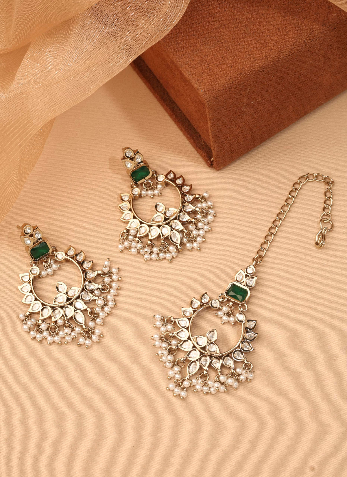 Saloni Fashion Jewellery Leaf and Square Shape Green Kundan Stone Pearl Antique Gold Plated Choker Brass Necklace With Maang Tikka For Women and Girls