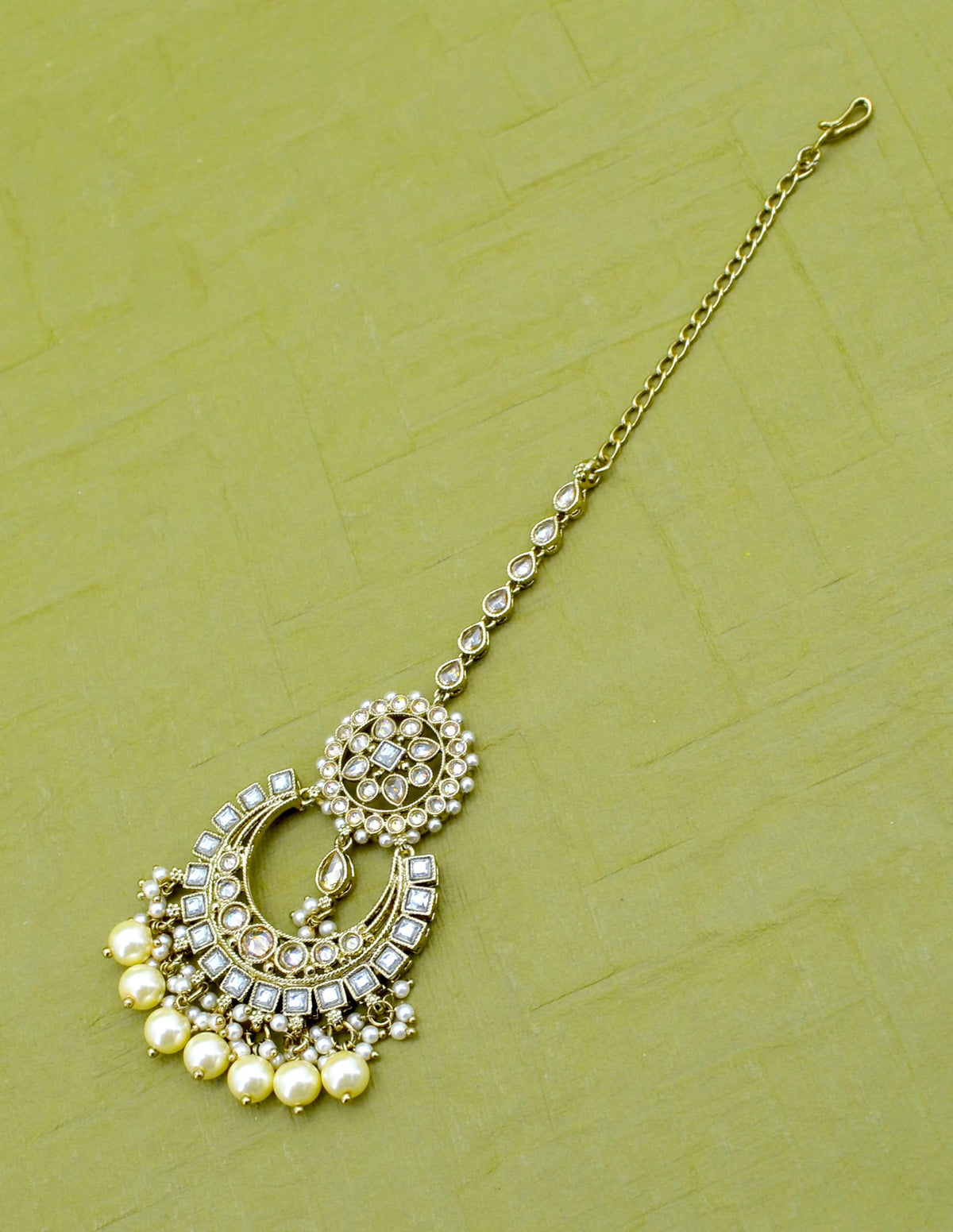 Saloni Fashion Jewellery Leaf Design Uncut Kundan Gold Plated Collar Necklace Set with Maangtikka For Women and Girls