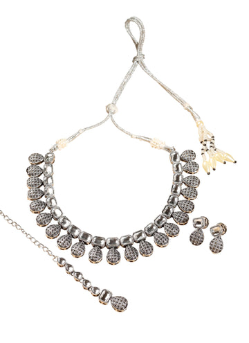 Saloni Fashion Jewellery Oval Shape Silver Kundan Stone Antique Gold Plated Brass Choker Necklace Set with Maang Tikka For Women and Girls