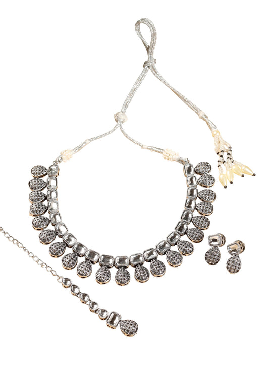 Saloni Fashion Jewellery Oval Shape Silver Kundan Stone Antique Gold Plated Brass Choker Necklace Set with Maang Tikka For Women and Girls