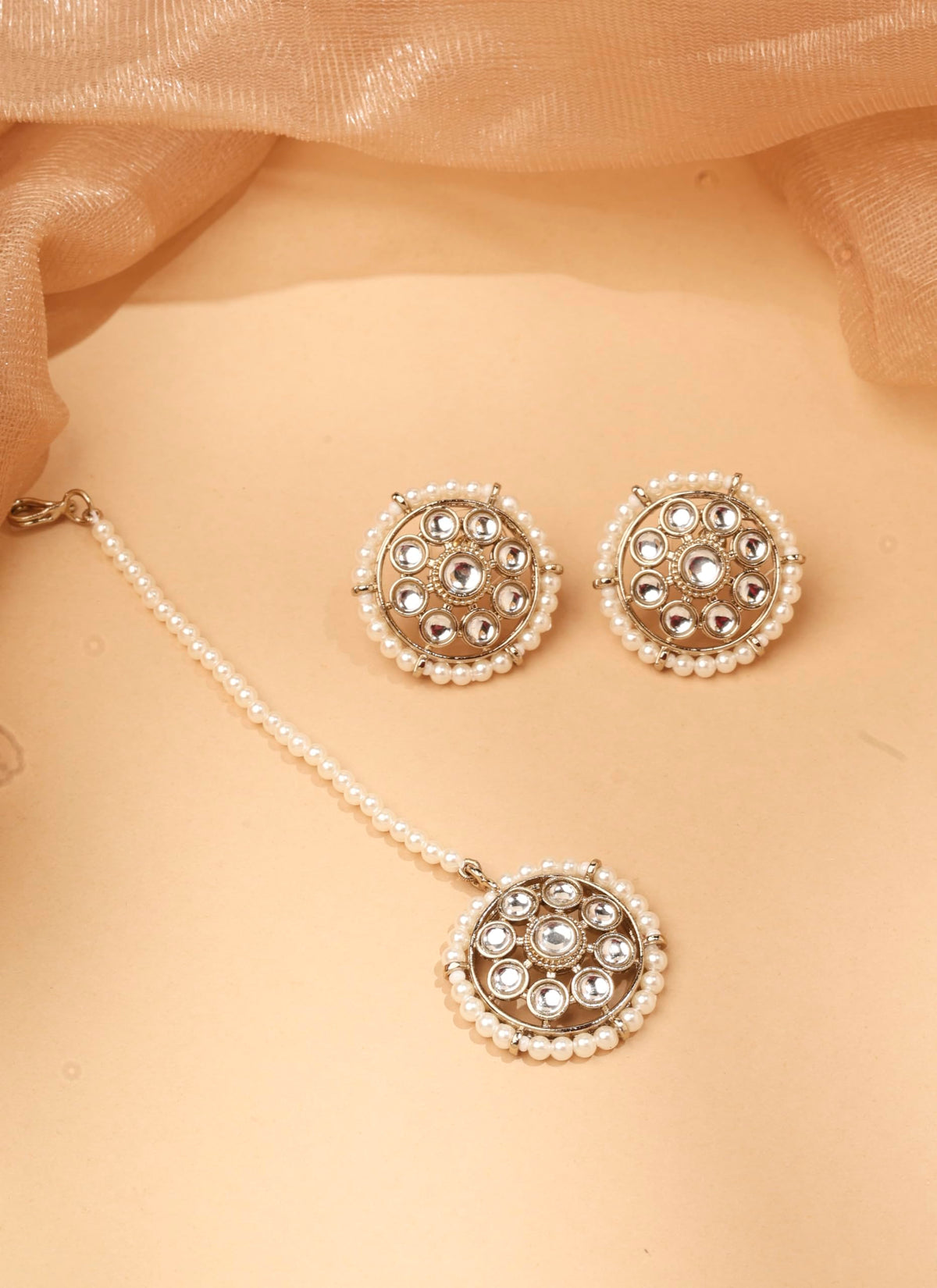 Saloni Fashion Jewellery Pretty Round and Circle Shape Pearl White Kundan Stone Antique Gold Plated Choker Necklace With Maang Tikka For Women and Girls