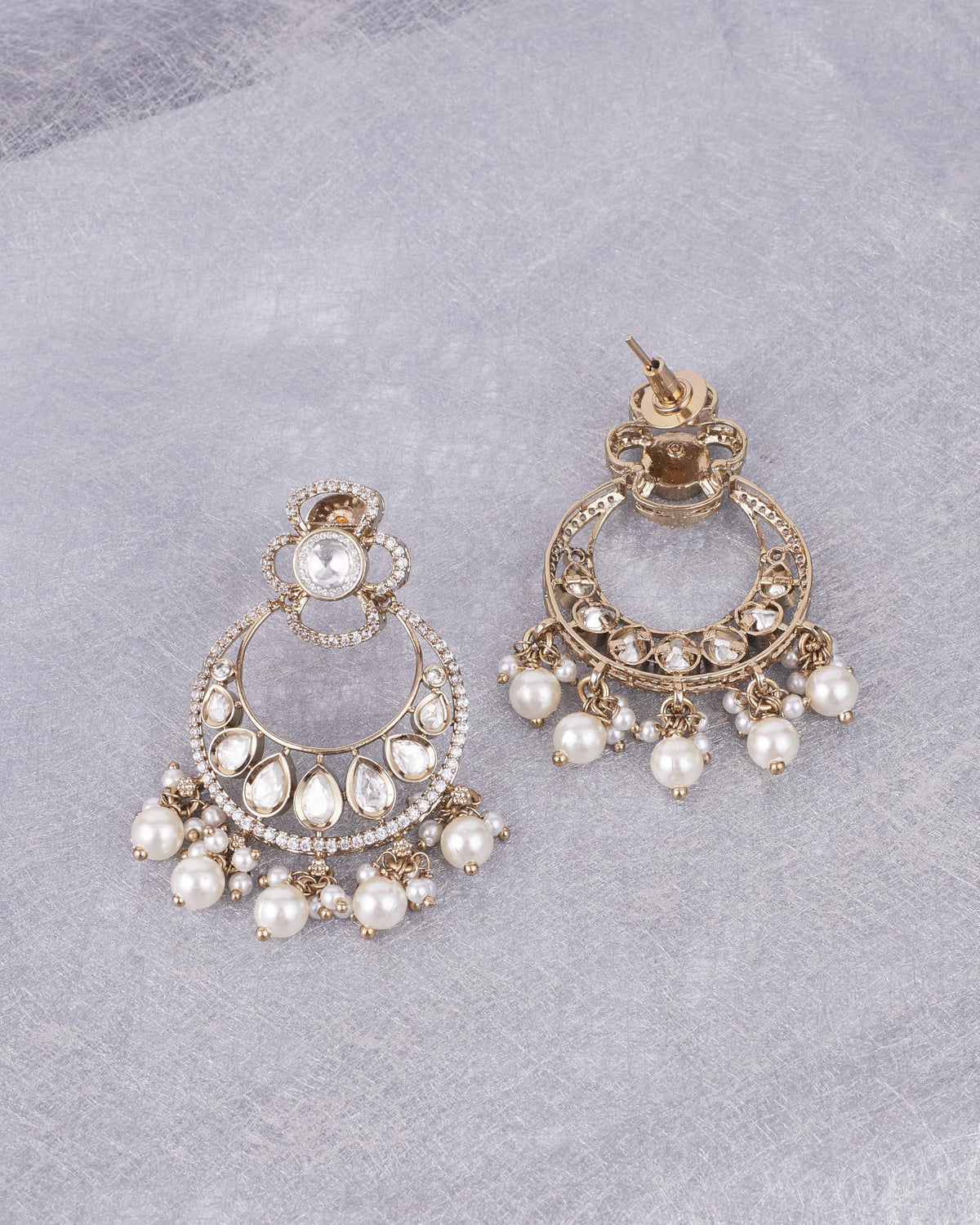 Saloni Fashion Jewellery Round and Oval Shape White Uncut Kundan Stone Antique Gold Plated Brass Choker Necklace Set with Maang Tikka For Women and Girls