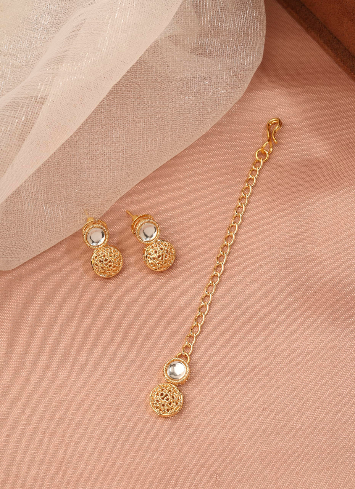 Saloni Fashion Jewellery Round Shape White Kundan Stone Gold Plated Choker Brass Necklace With Maang Tikka For Women and Girls