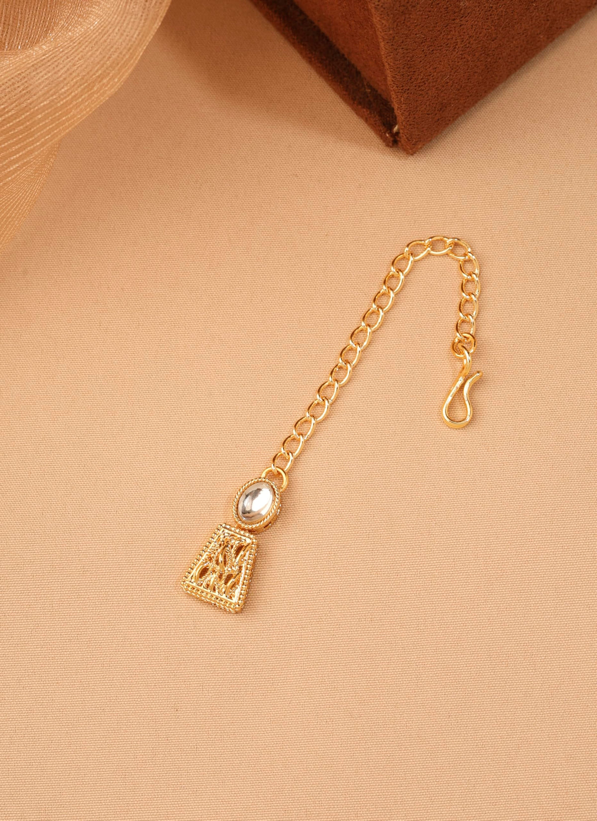 Saloni Fashion Jewellery Square Shape Gold Kundan Stone Gold Plated Brass Choker Necklace Set with Maang Tikka For Women and Girls